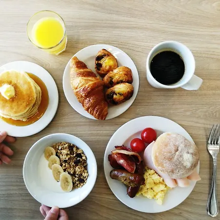 Express - Malta By Ihg מלון